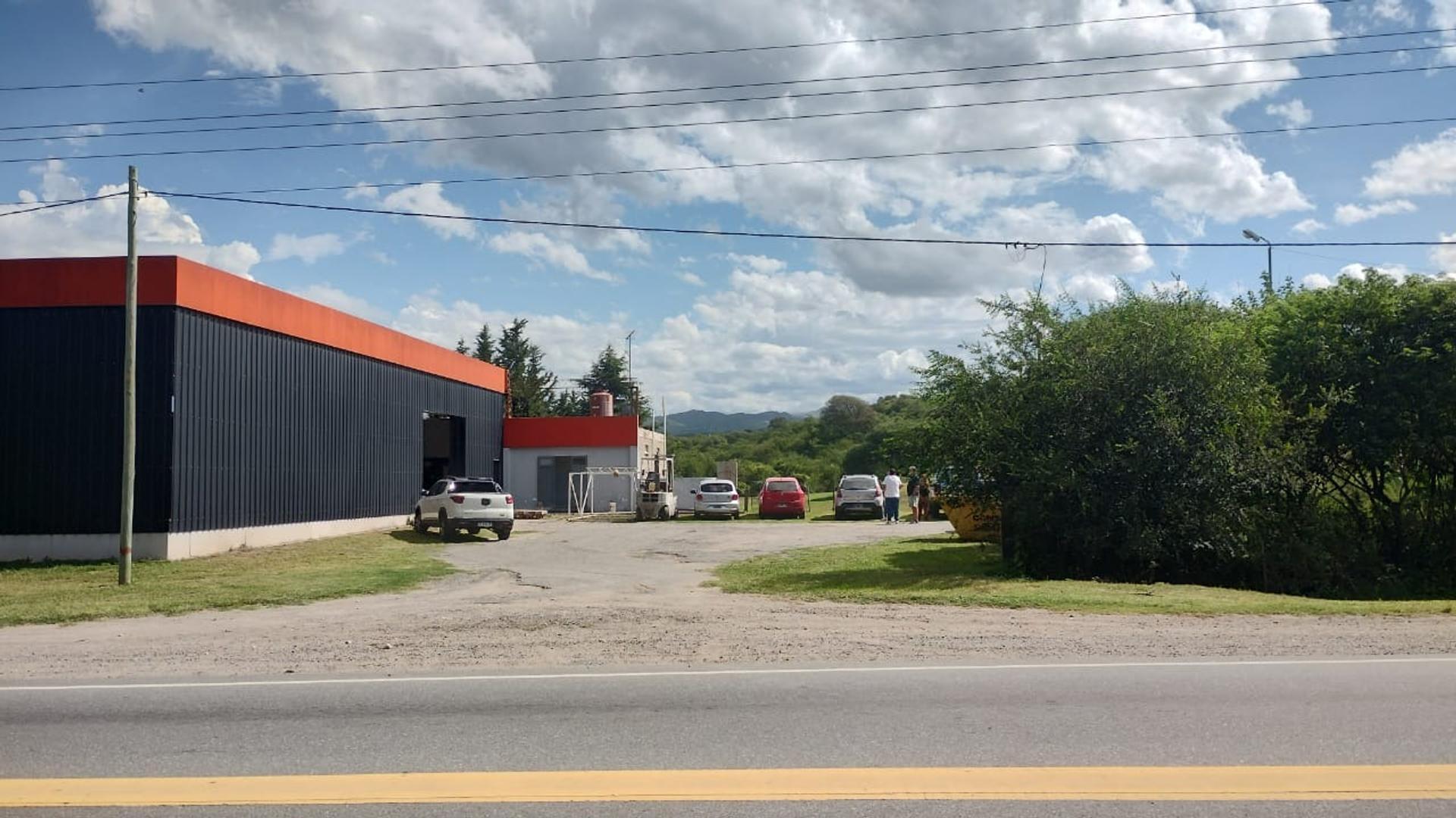 Galpon en Alquiler Falda de Carmen