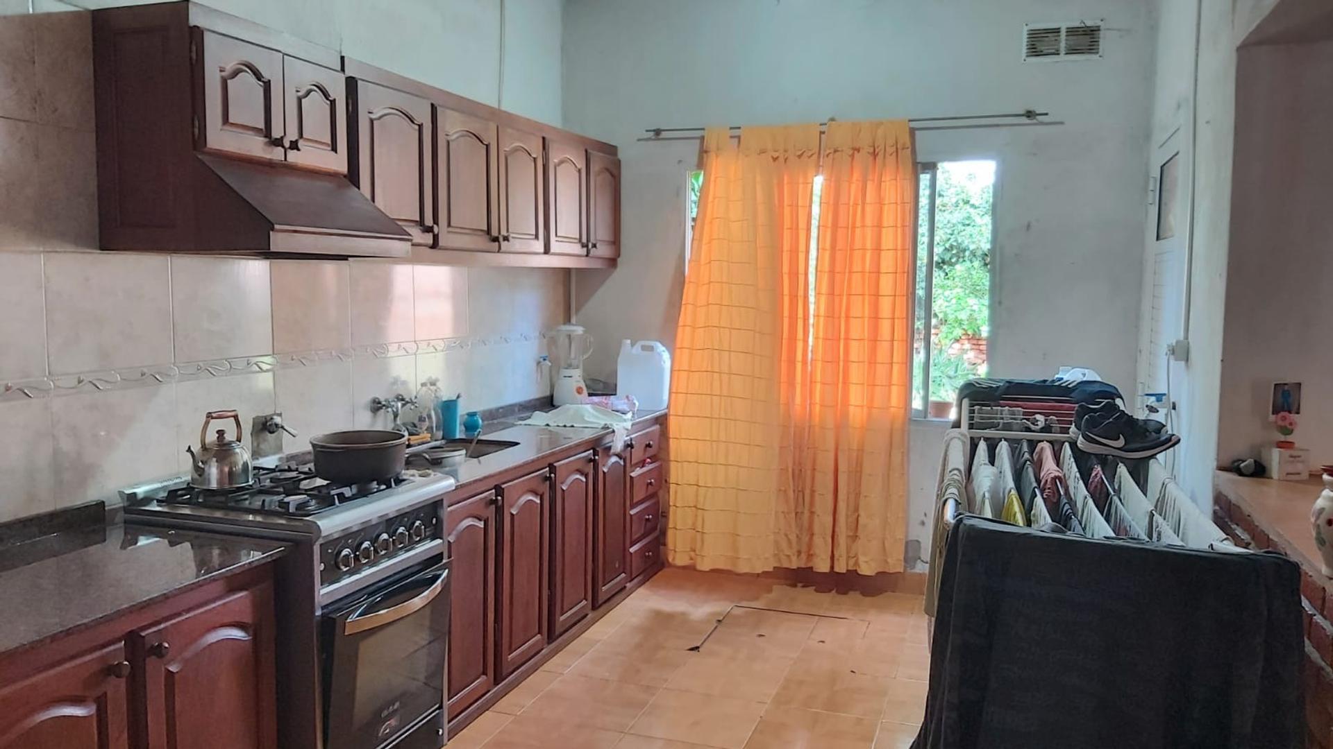 Casa 3 ambientes con 1 baño