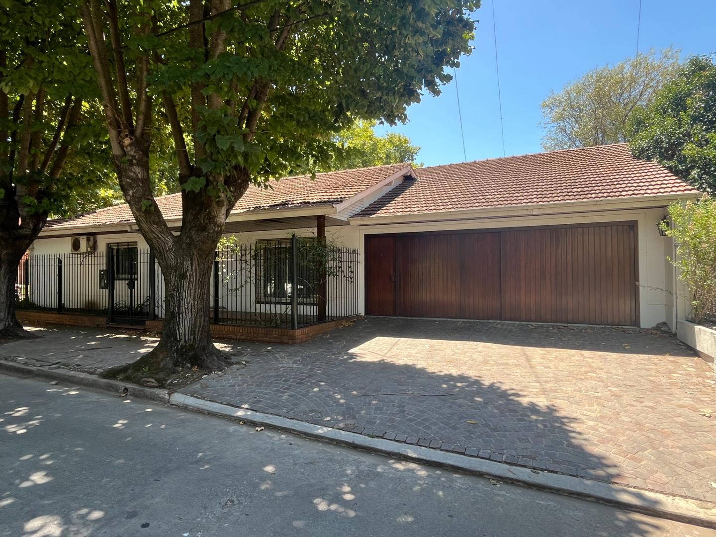 Casa 4 ambientes con 3 baños