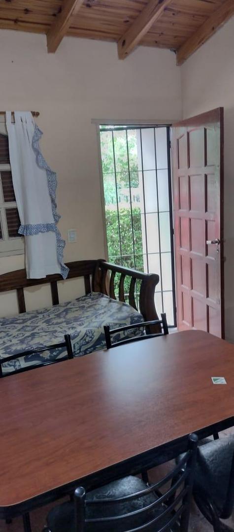 Casa 2 ambientes con 1 baño