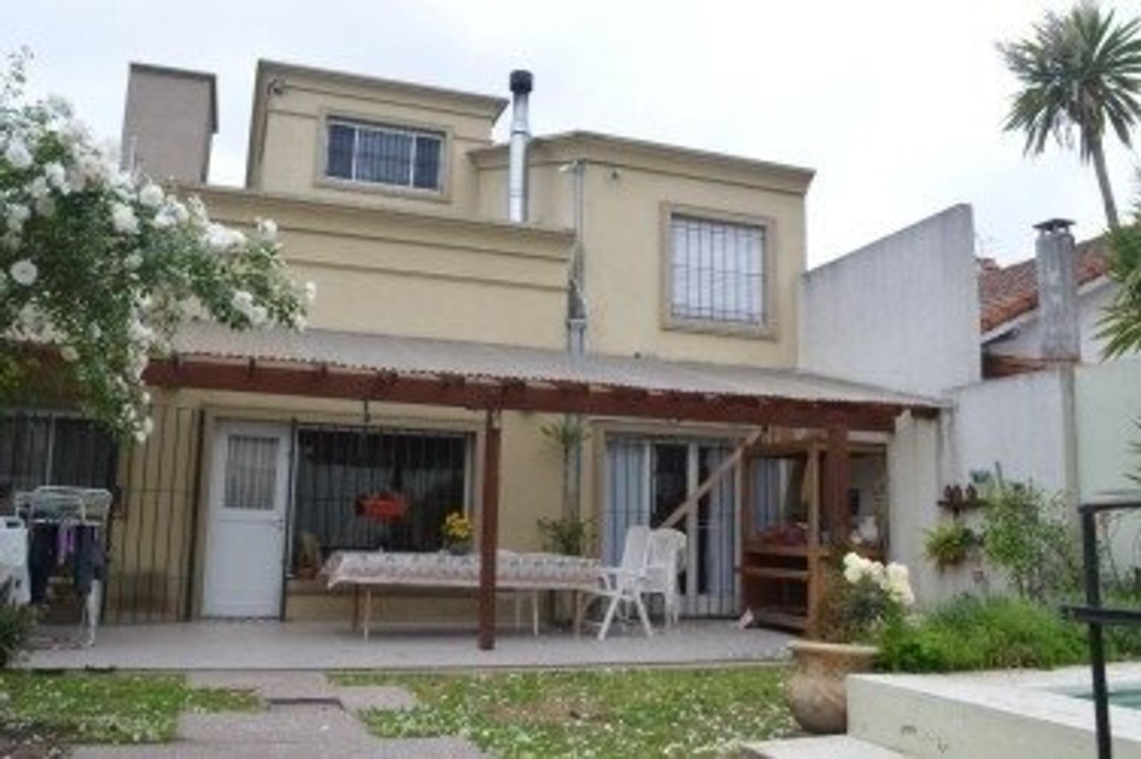 Ituzaingo Chalet De 6 Ambientes De Categoría