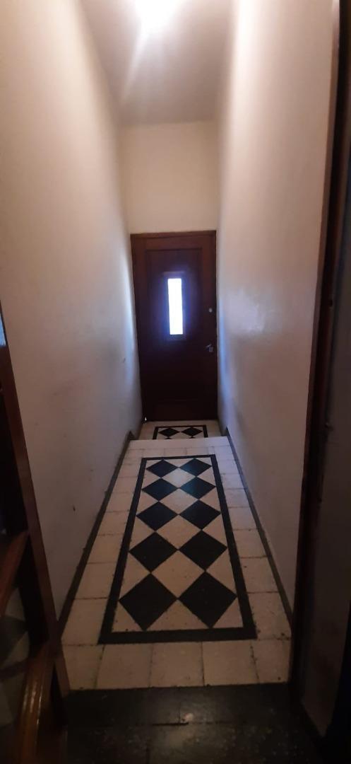 Casa 6 ambientes con 1 baño