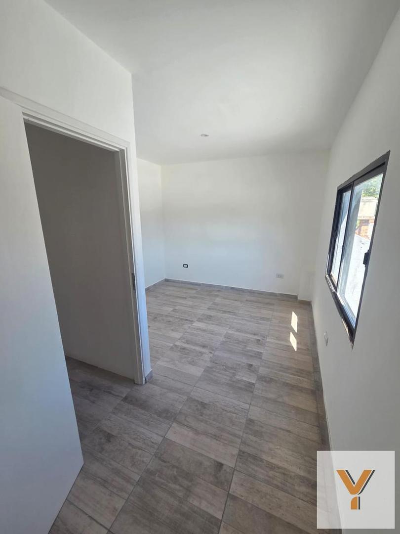 Depto Tipo Casa en Venta al Este