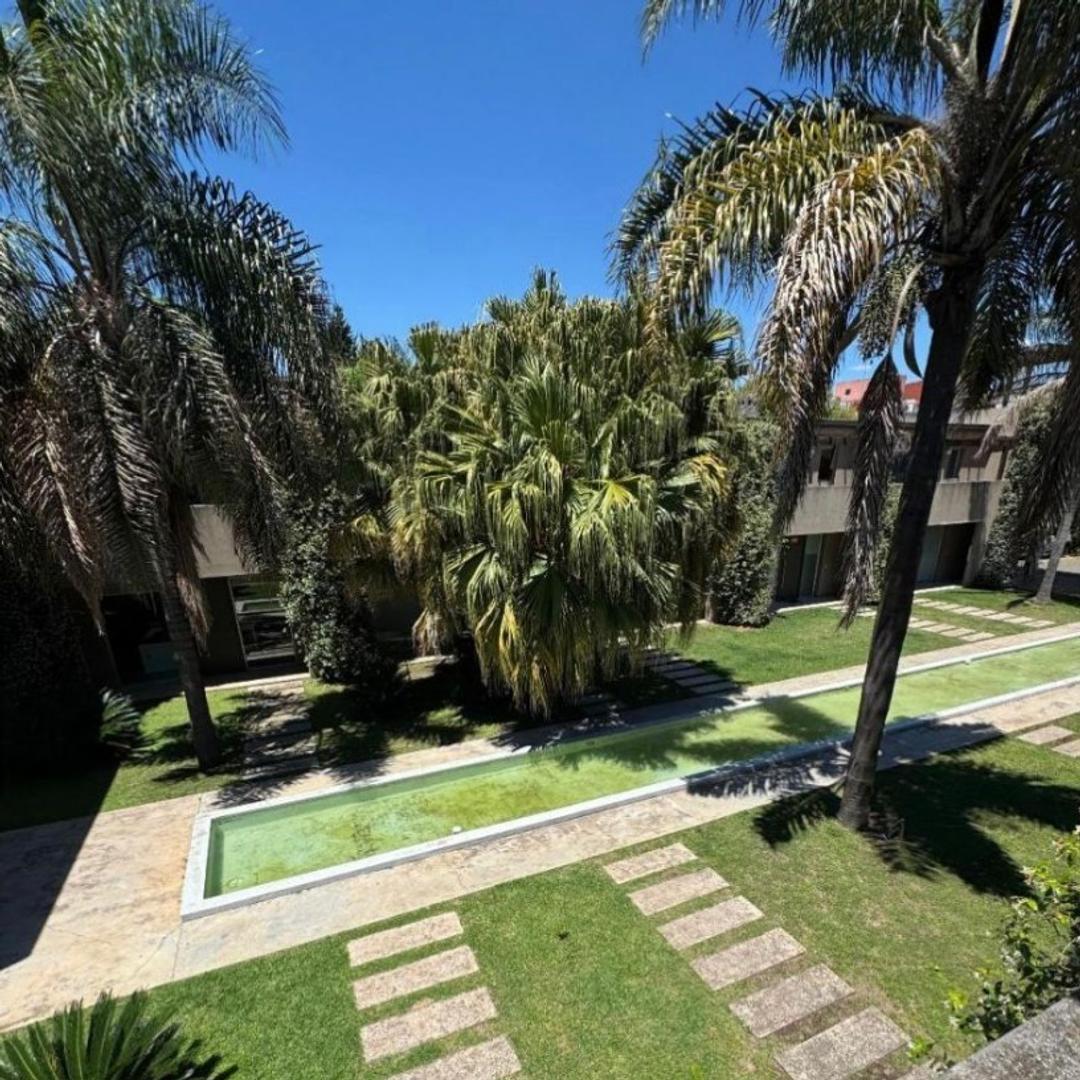 Casa 2 ambientes con 2 baños