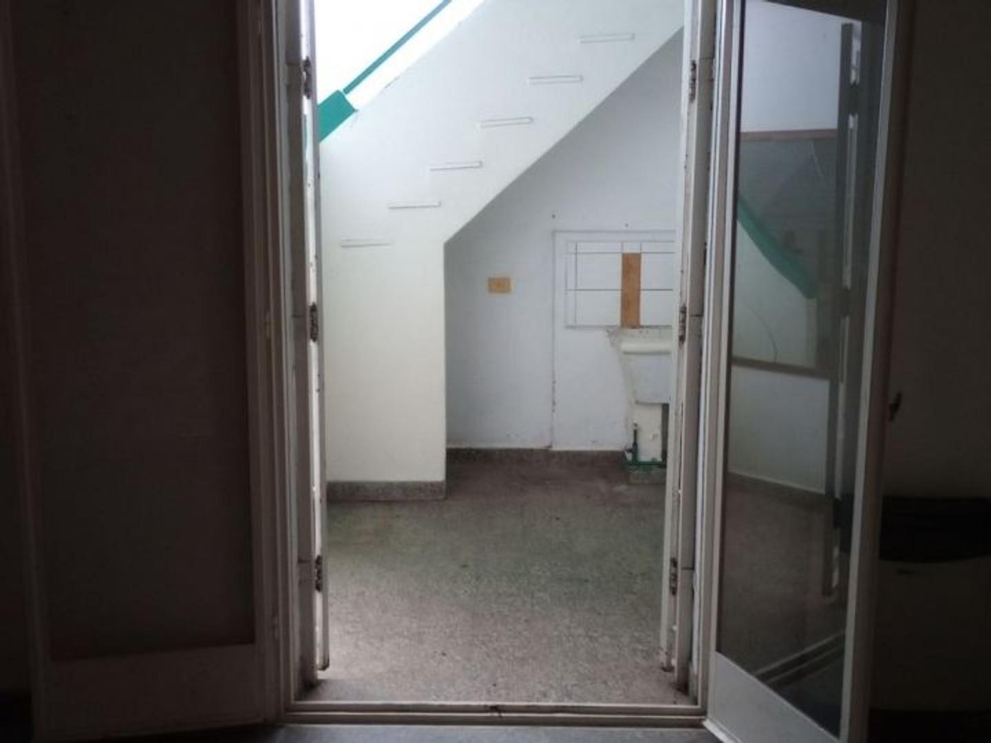 PH 3 amb tipo casa fondo con patio y terraza parrilla 2 dormitorios Floresta Monte Castro