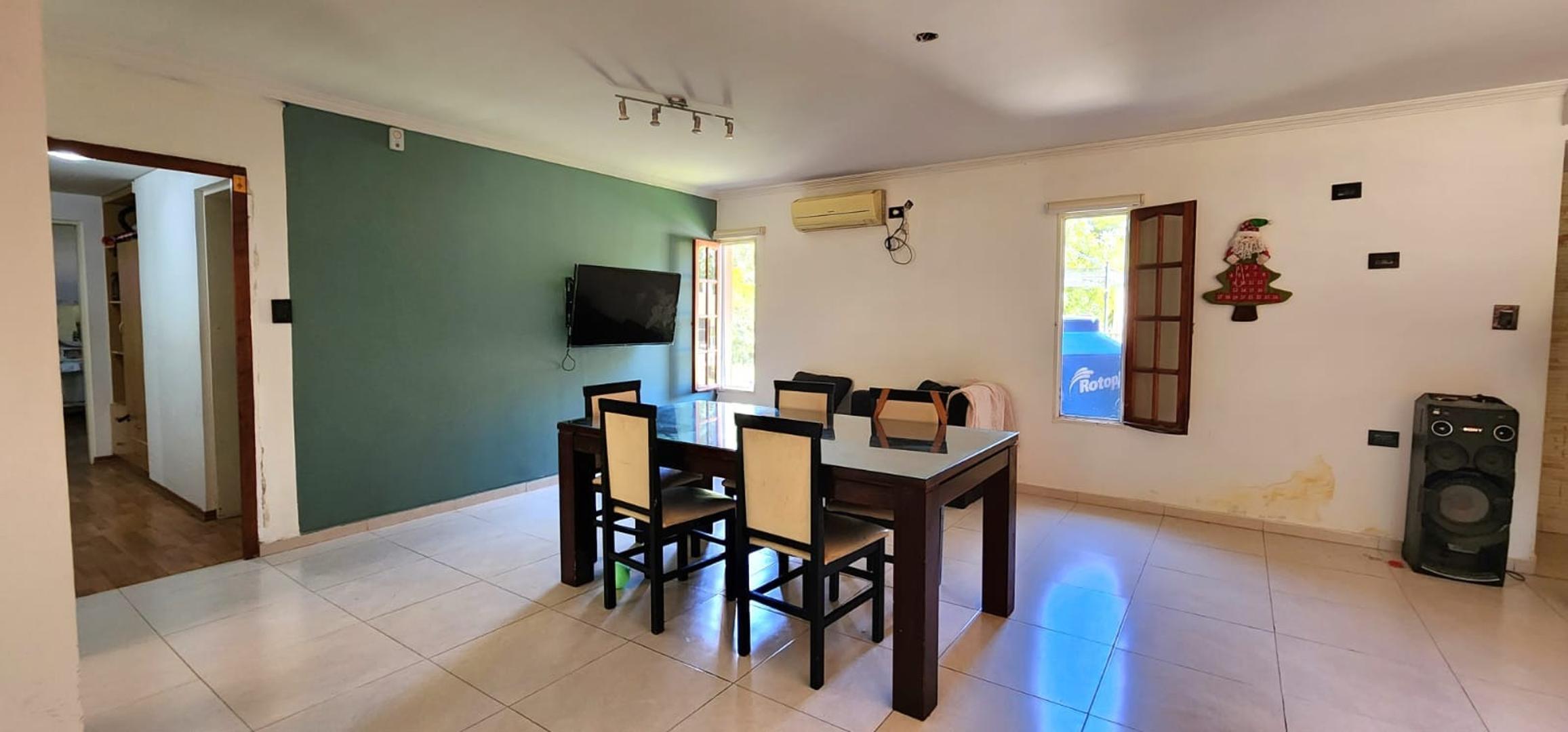 Casa en Venta con 4 cocheras