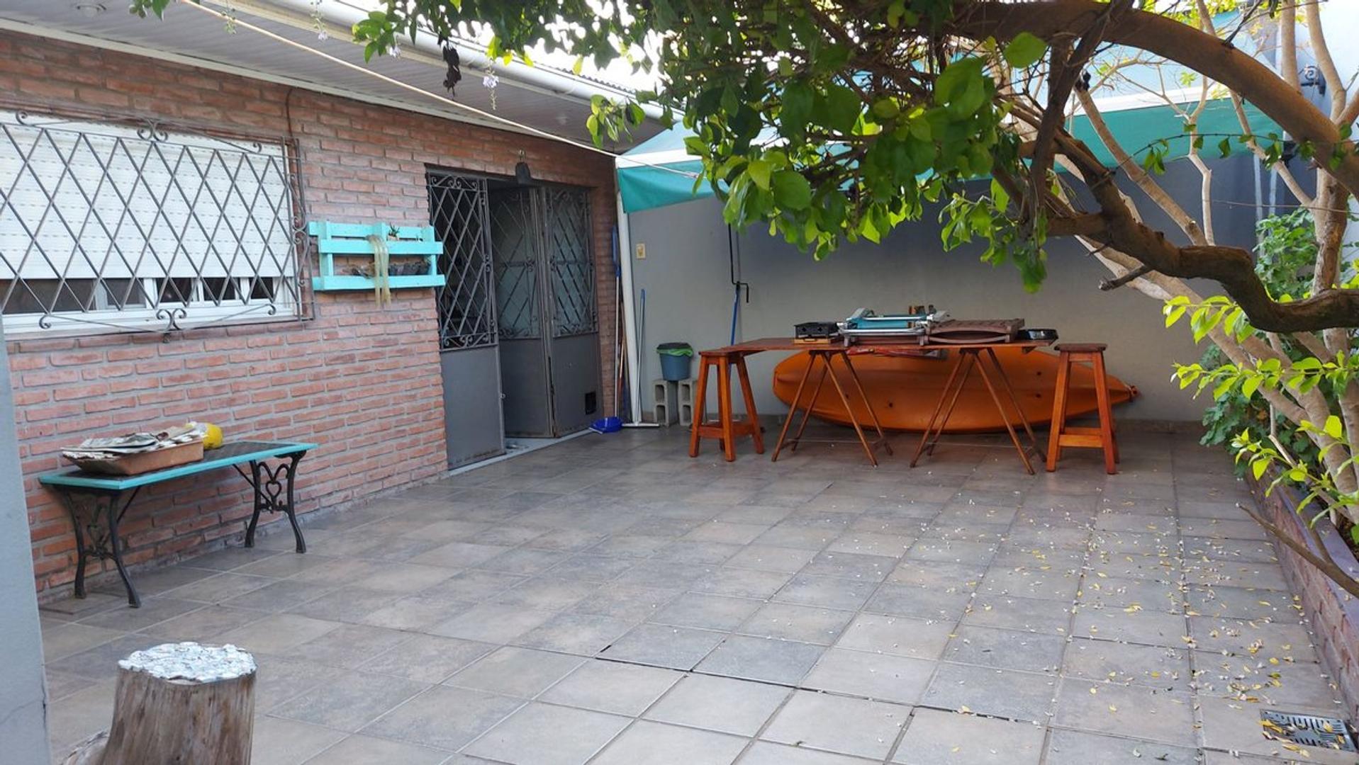 Casa 3 ambientes con 1 baño