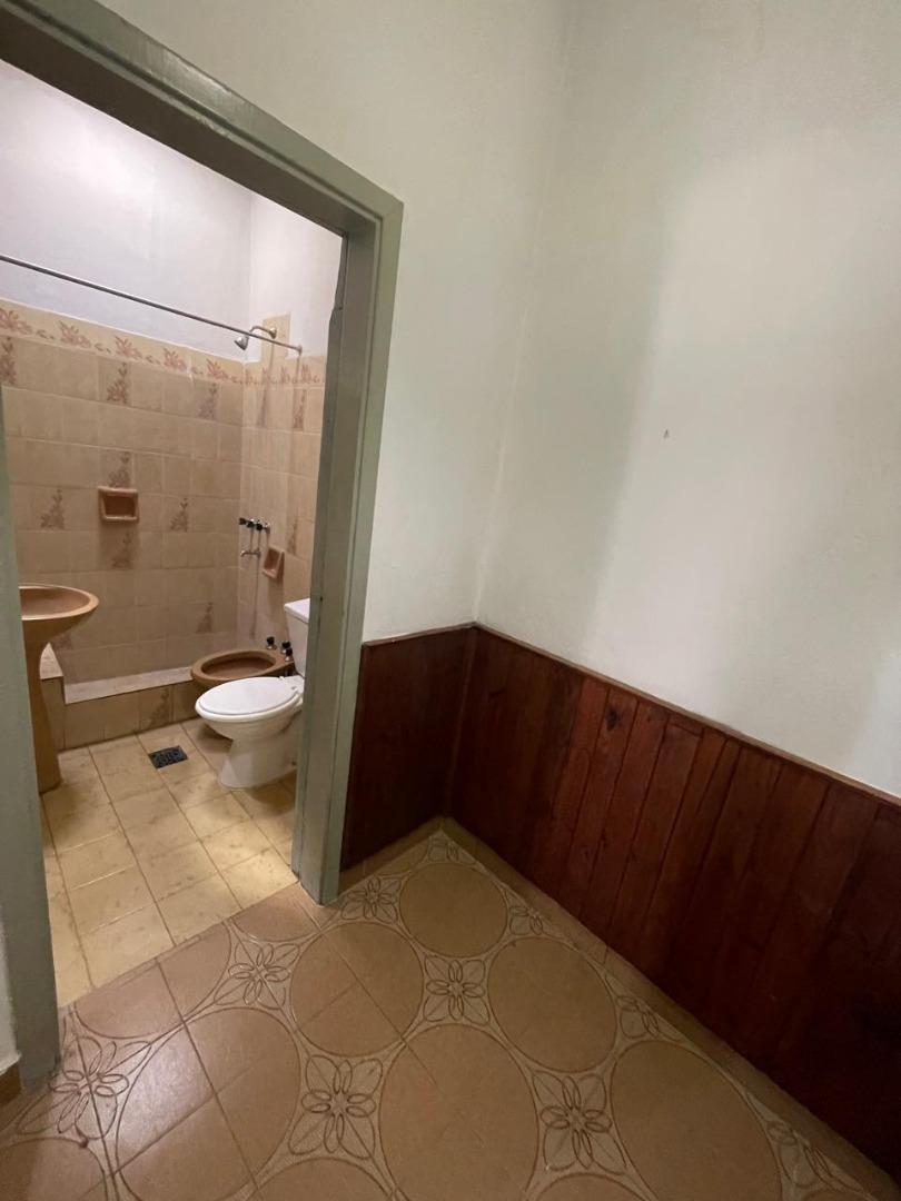 Depto Tipo Casa en Alquiler con 1 cocheras