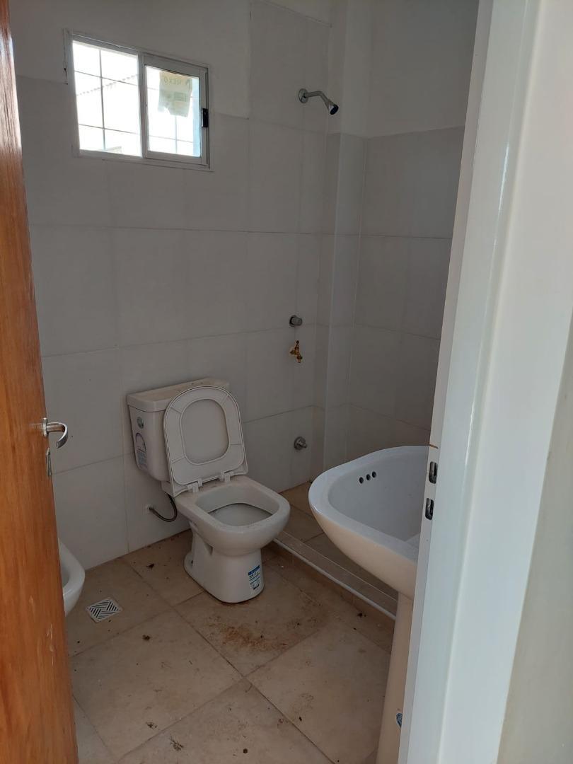 GALPON EN ALQUILER SOBRE RUTA 16 PROXIMO AL PEAJE MAKALLE