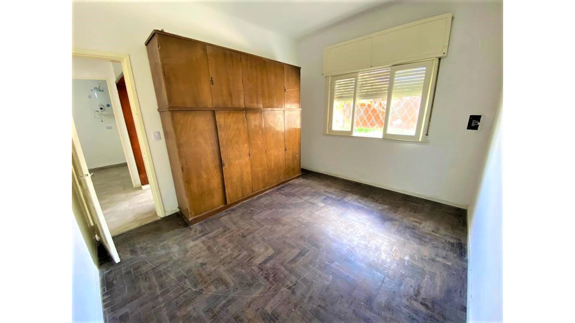 PH de 3 ambientes al frente - ¡ Refaccionado a nuevo !