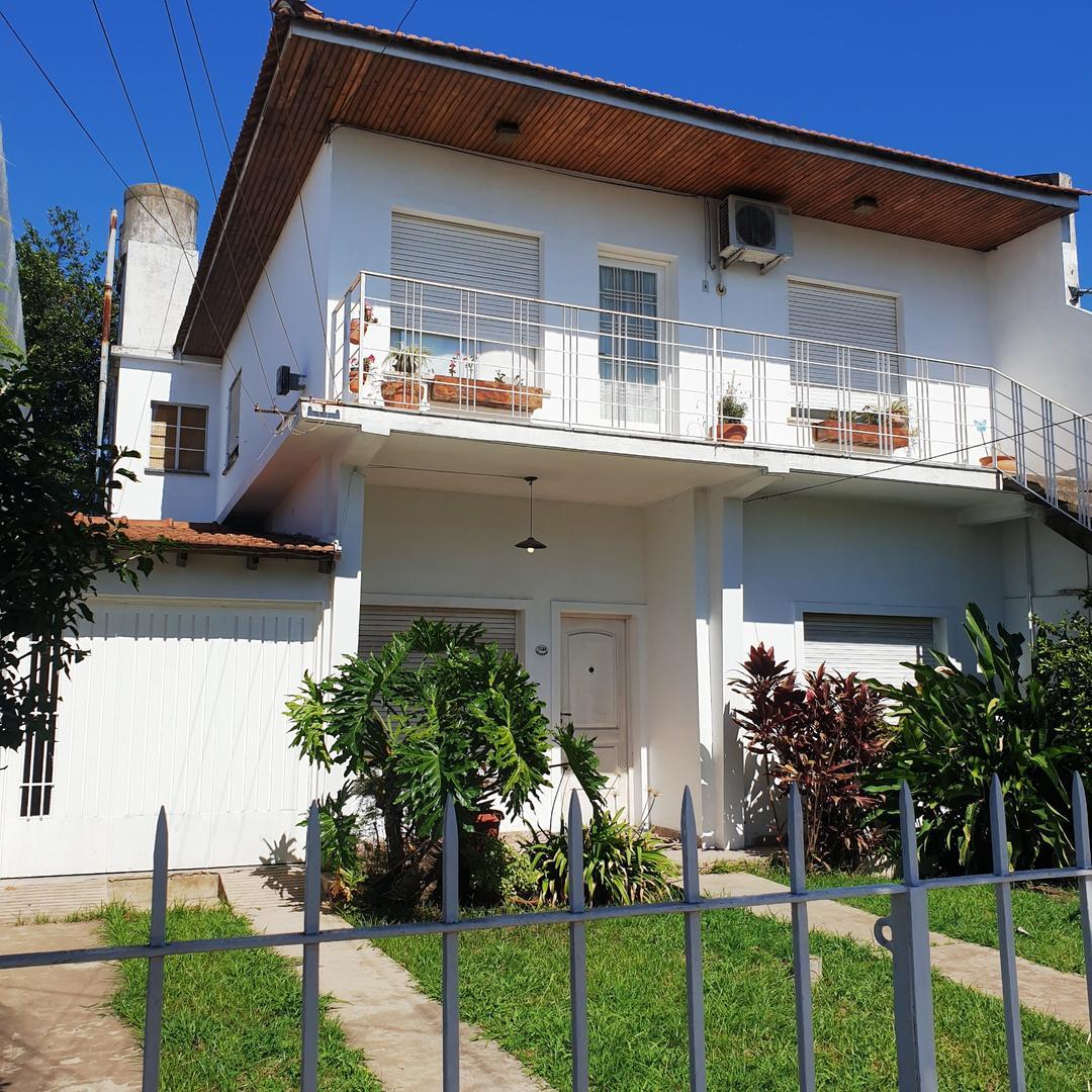 Amplio chalet de 2 plantas perfecto para dos familias