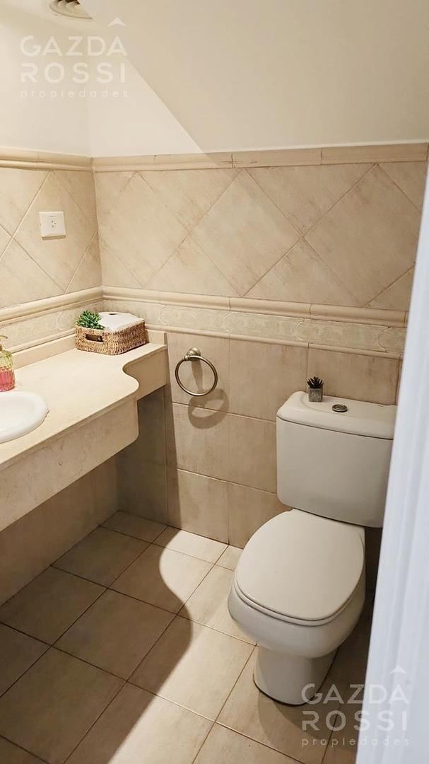 Casa en Venta en Solar Del Bosque, USD 300.000