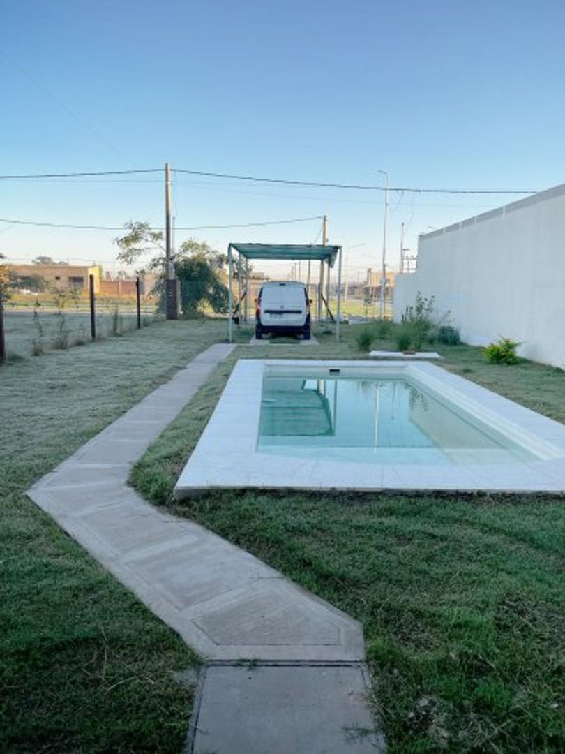 Casa 2 ambientes con 1 baño