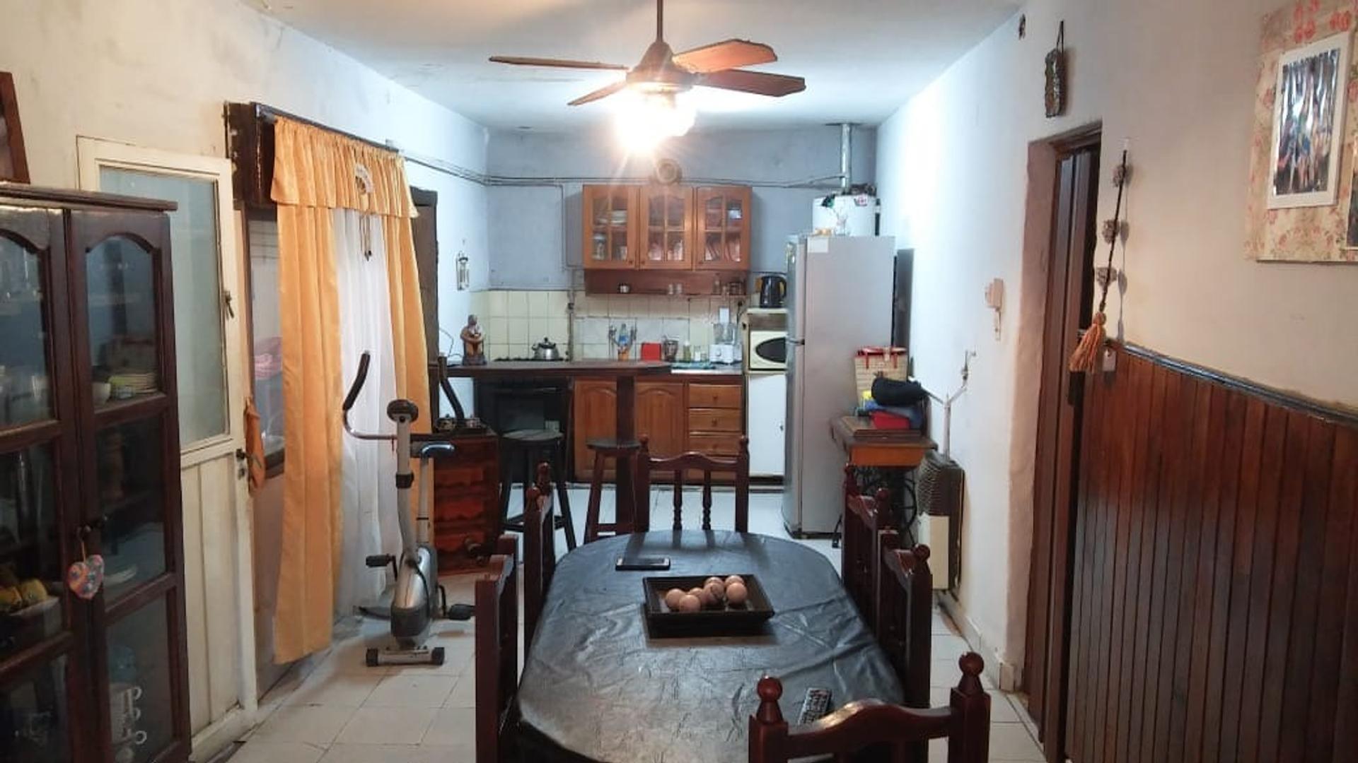 Casa 3 ambientes con 1 baño