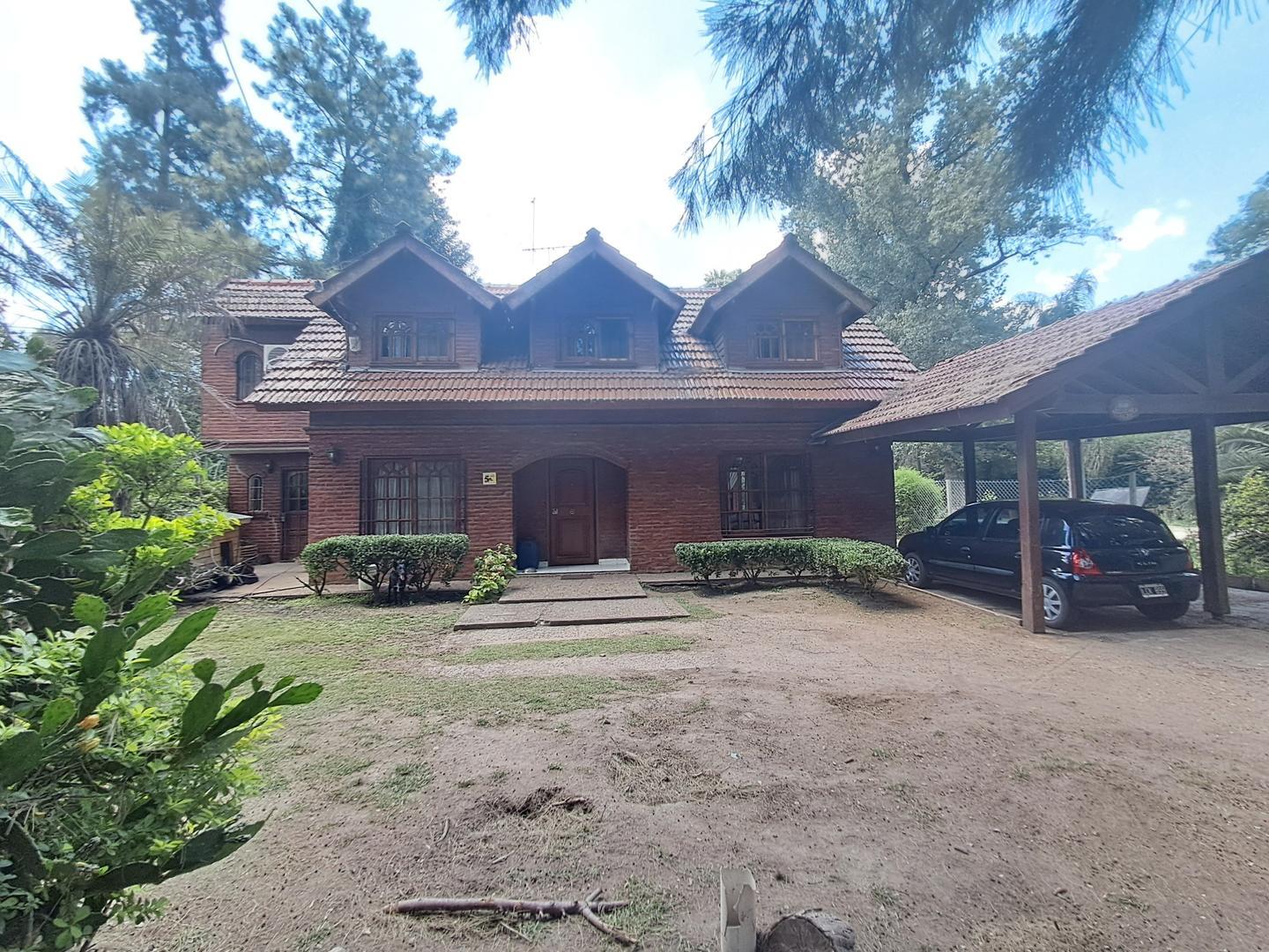 Casa 5 ambientes con 4 baños