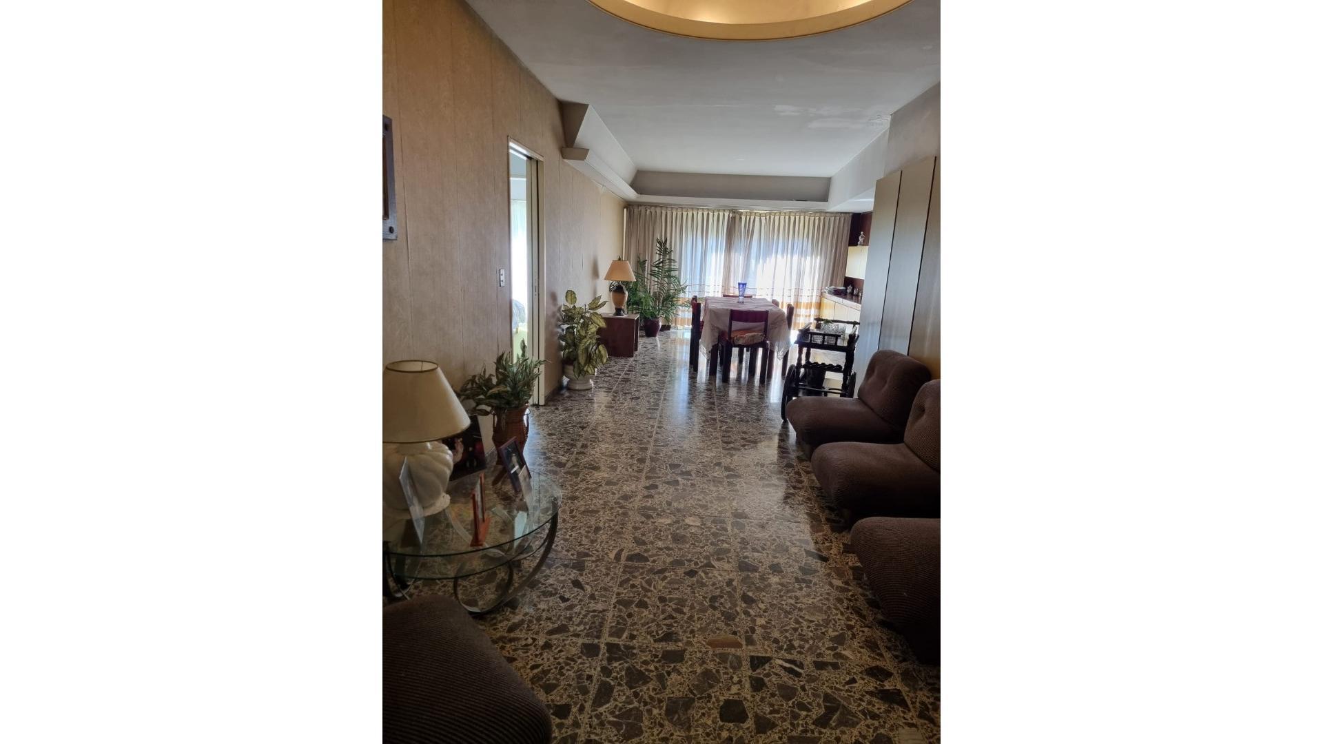 Depto. 3 Amb. C/quincho, Terraza y Patio - Lanús Oeste.