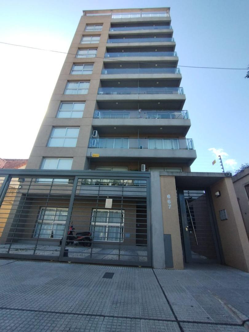 24 De Octubre 697 , Piso 3