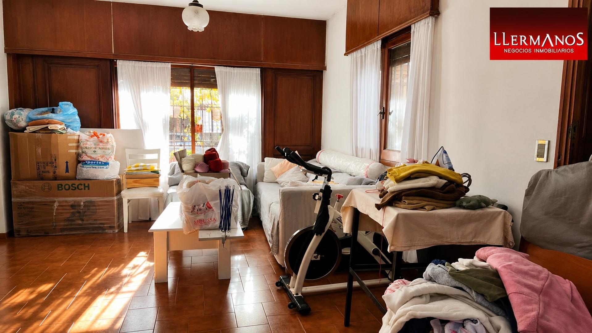 Casa 4 ambientes con 2 baños