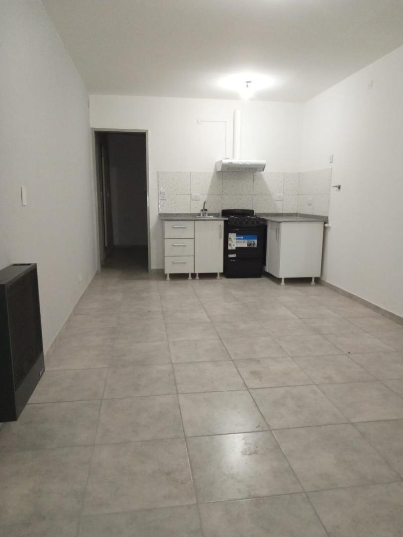 Depto Tipo Casa en Alquiler de 2 ambientes