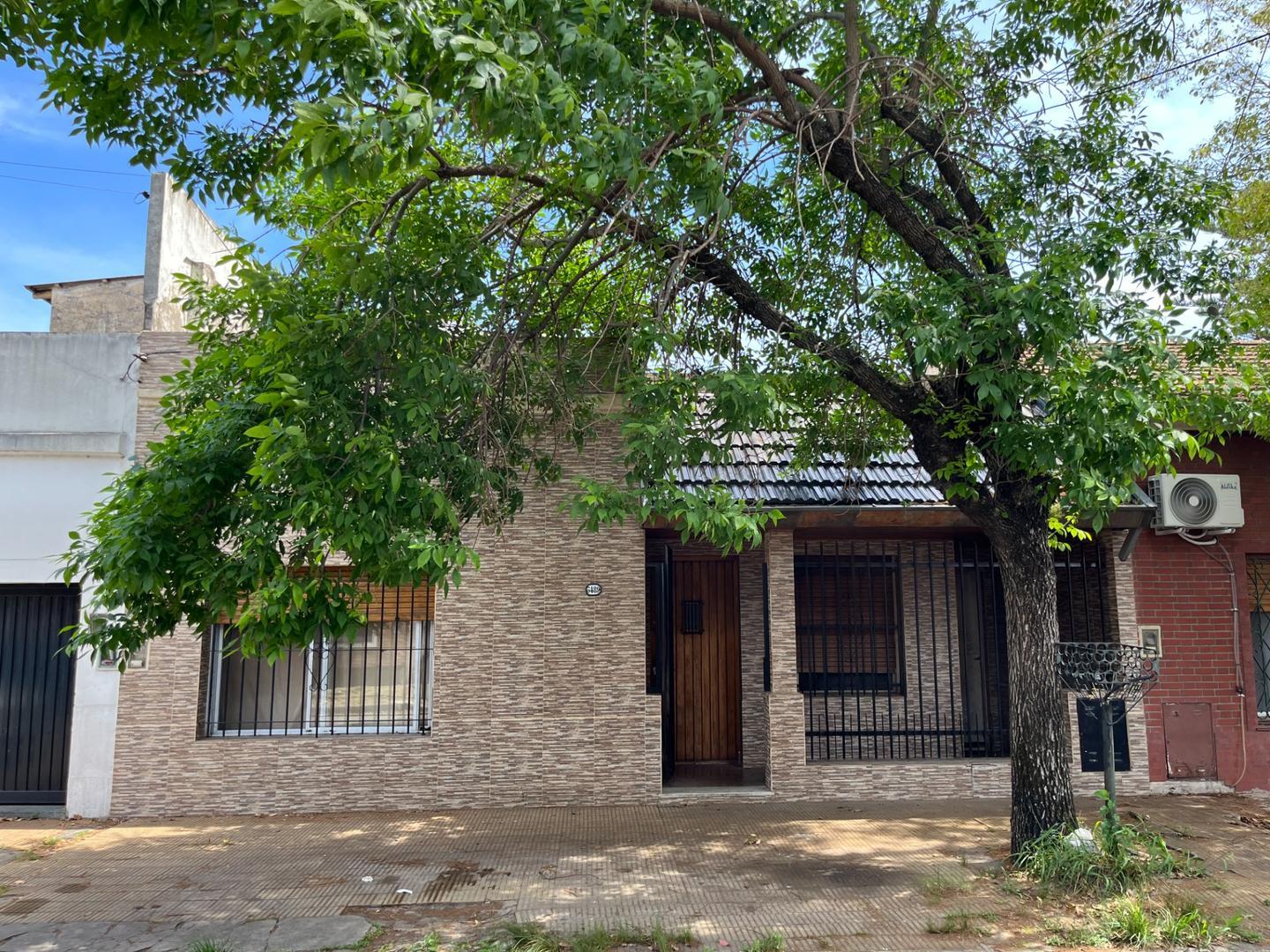 Casa sobre lote de 9x17 a reciclar o demoler