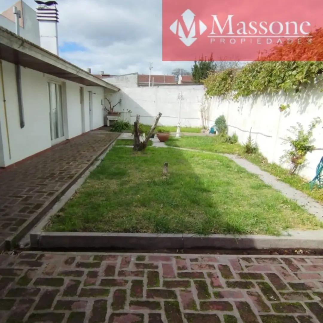 Casa en Venta con 4 cocheras