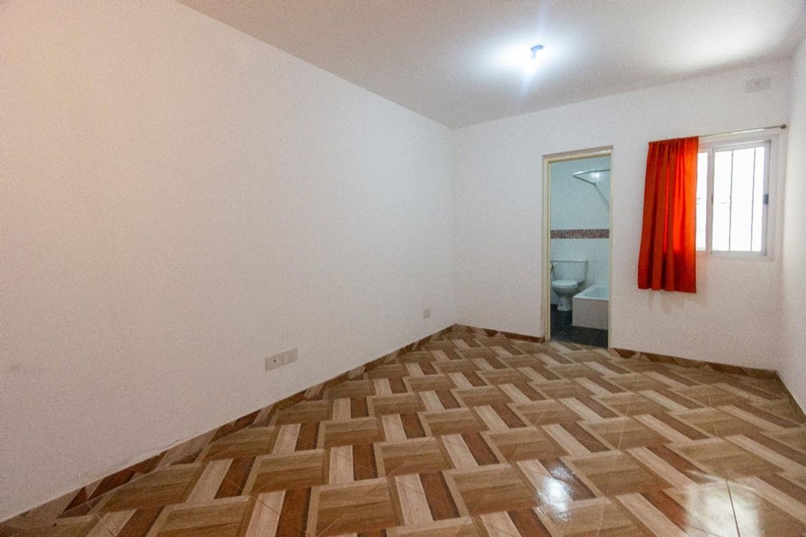 Depto Tipo Casa 3 ambientes con 1 baño