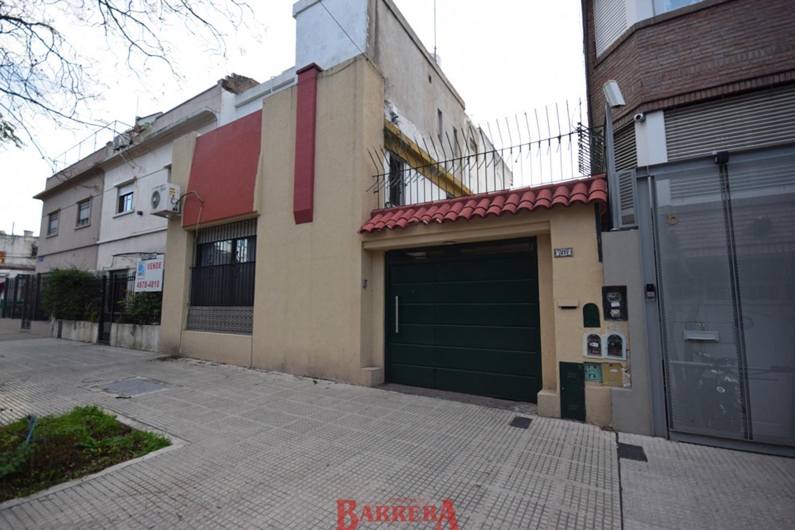 Hermosa casa 5 ambientes con patio quincho garage y terraza.