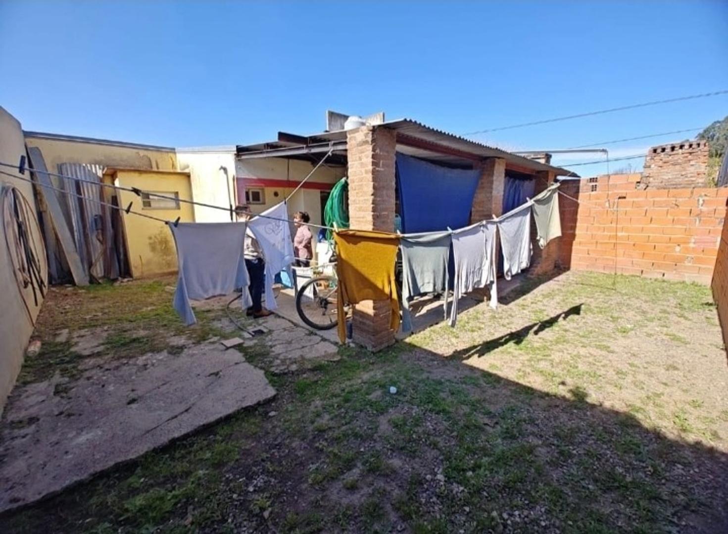 Casa 3 ambientes con 1 baño