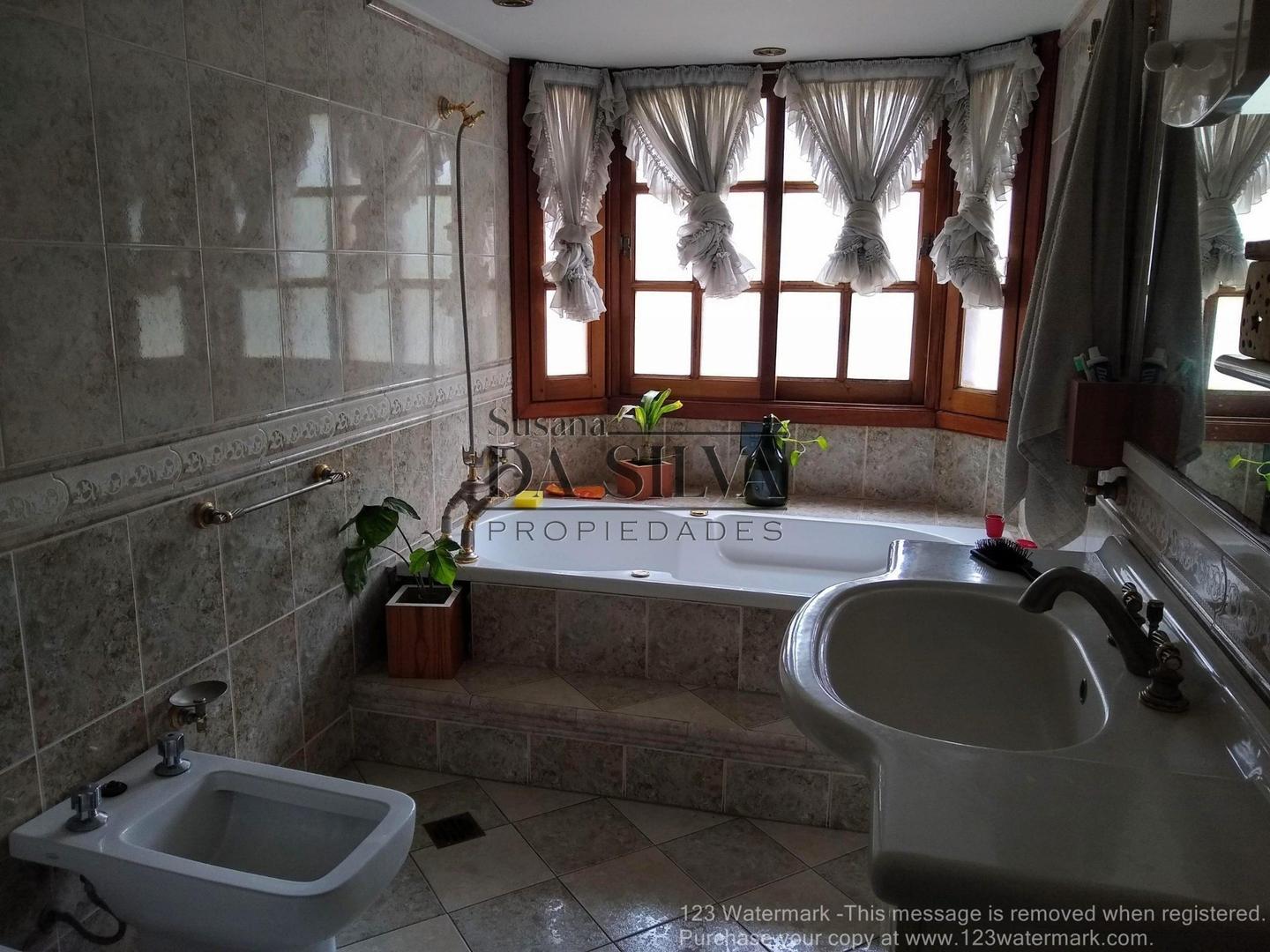 Casa en Venta en Mariano Acosta, USD 220.000