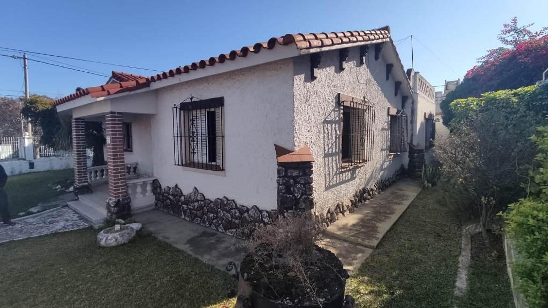 BAJO PALERMO - HERMOSO CHALET ESQUINA EN VENTA