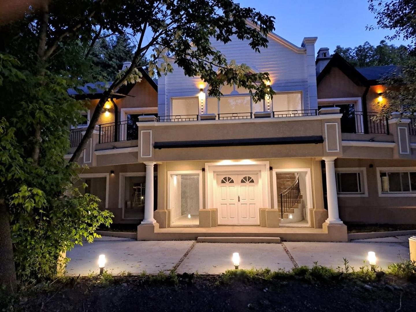 Hermosa casa en Sausalito, lote 1600 m2 y 600m2 cubiertos