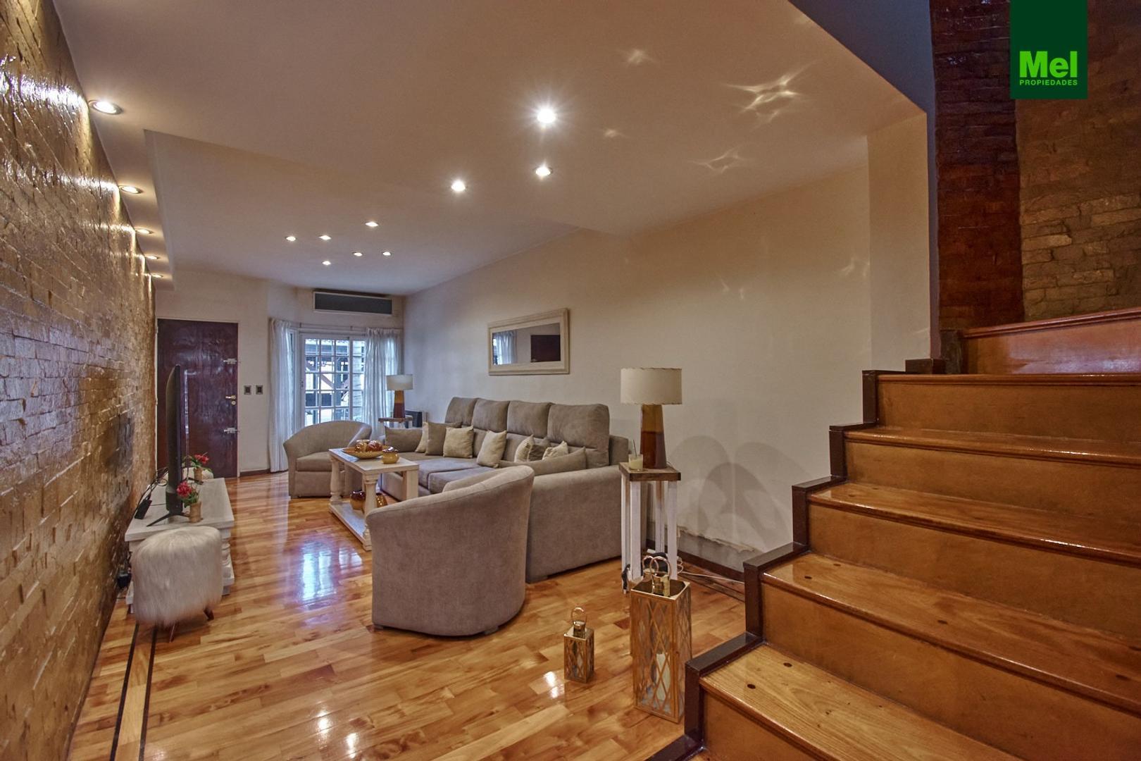 Depto Tipo Casa en Venta con 2 cocheras