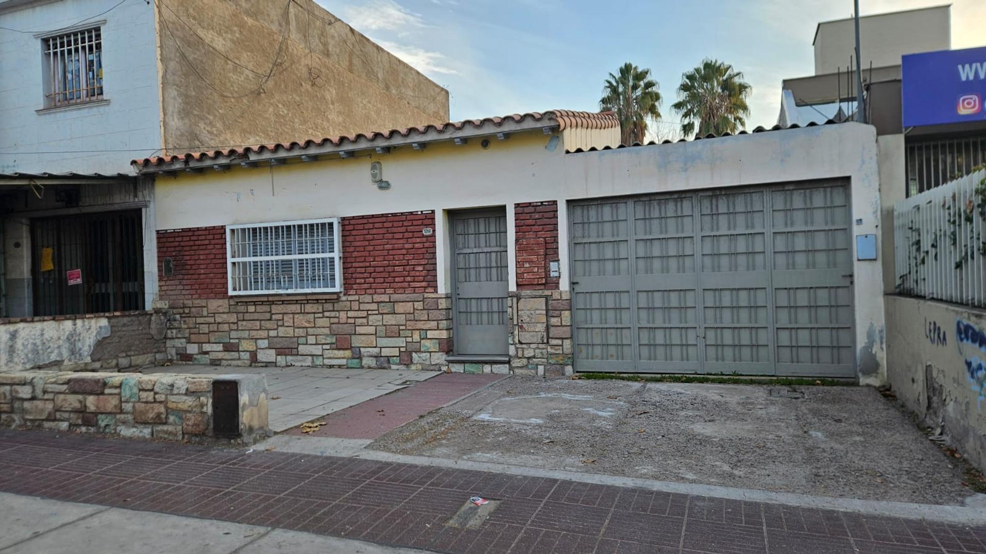 Casa en Venta en Godoy Cruz, USD 130.000