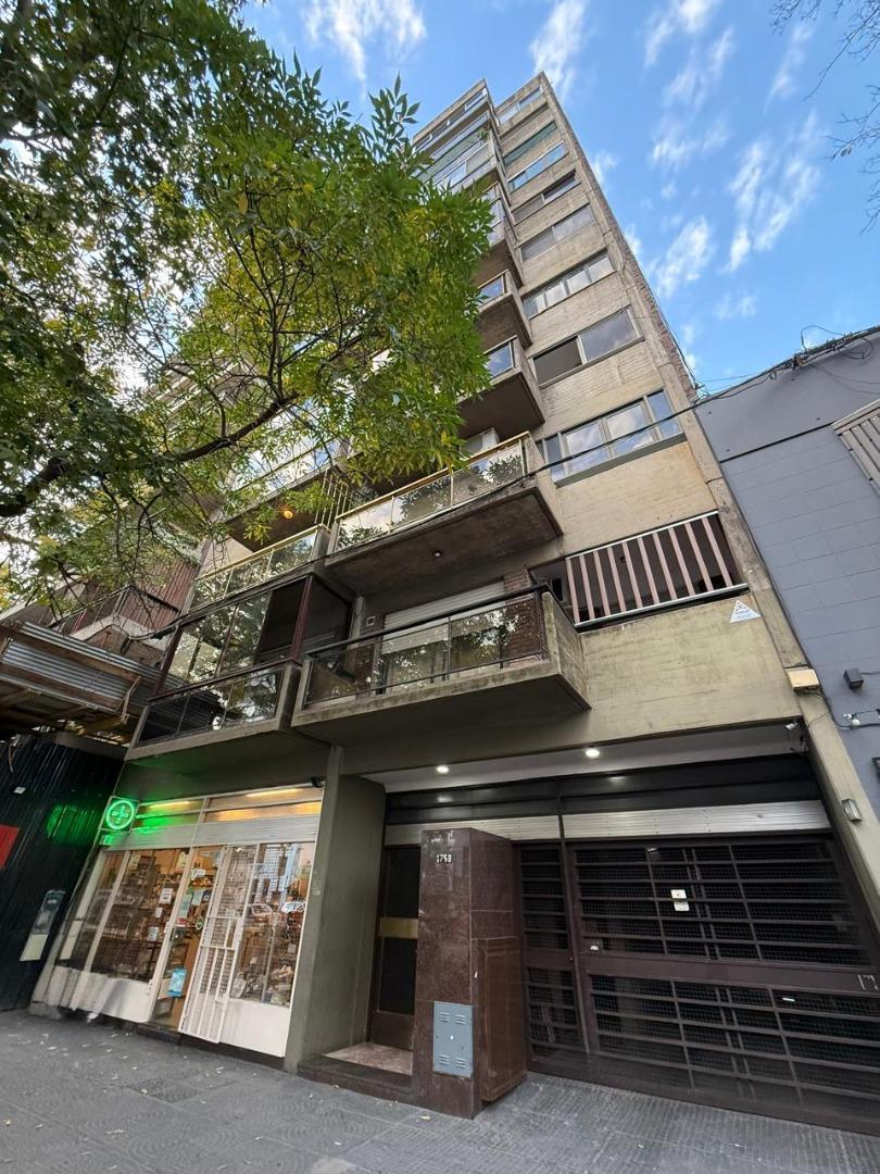 DEPARTAMENTO DE DOS DORMITORIOS A LA VENTA CON COCHERA