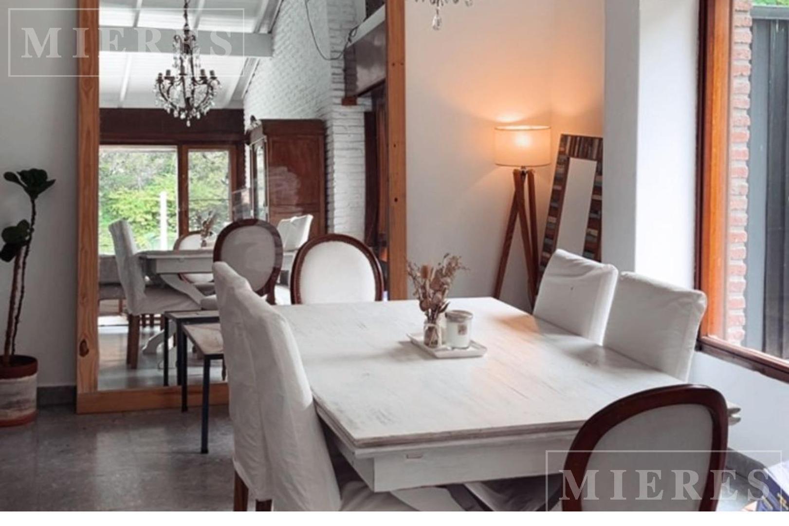 Casa en Alquiler Temporal con 2 cocheras