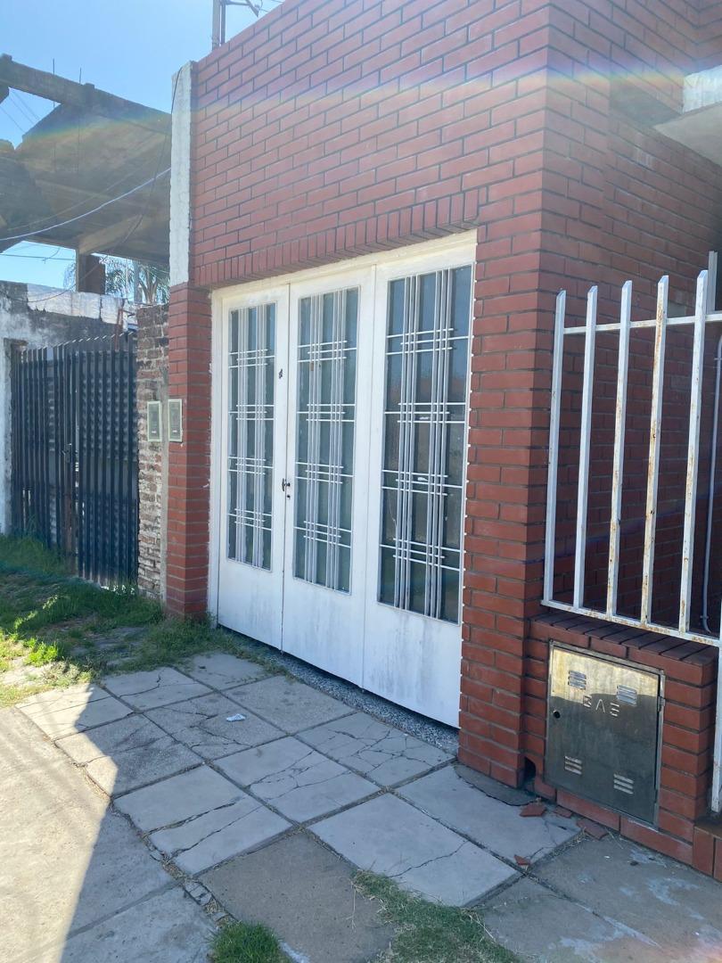 Casa en Alquiler en Villa Luzuriaga, $ 950.000