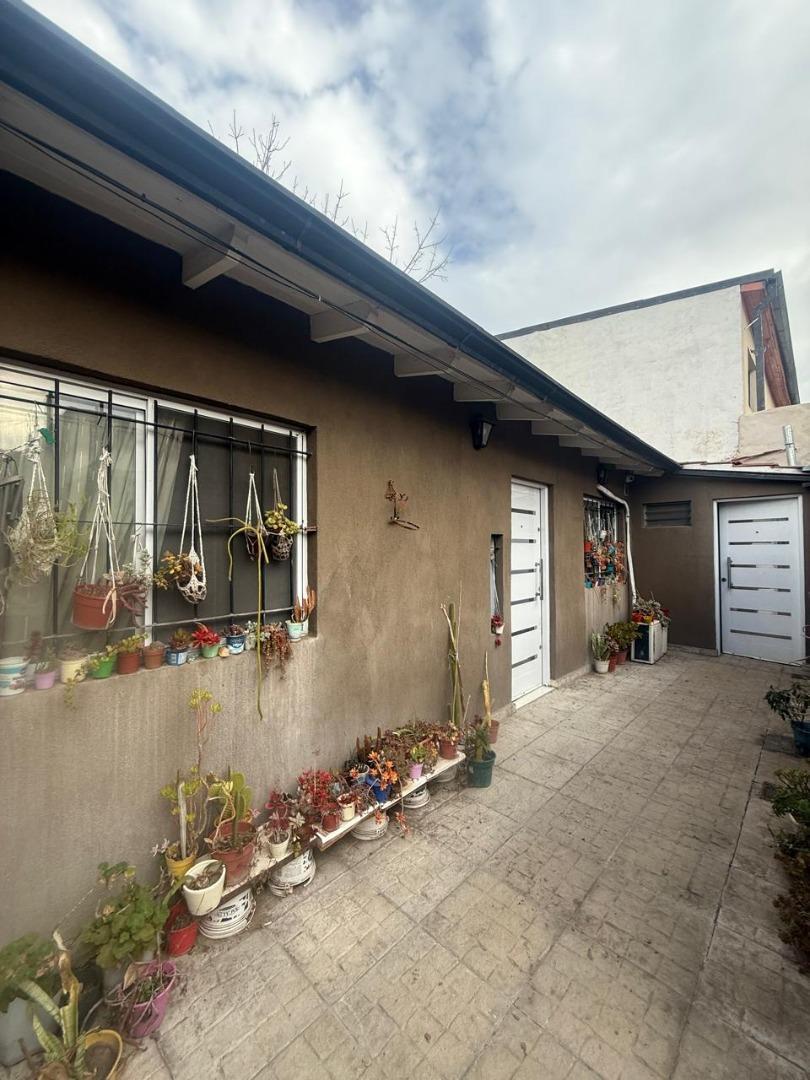 Casa tipo Ph 2 amb en venta Ituzangó Norte