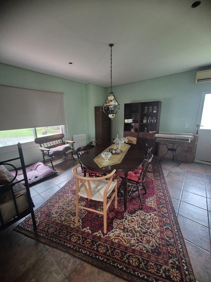 Casa en Venta con 3 cocheras