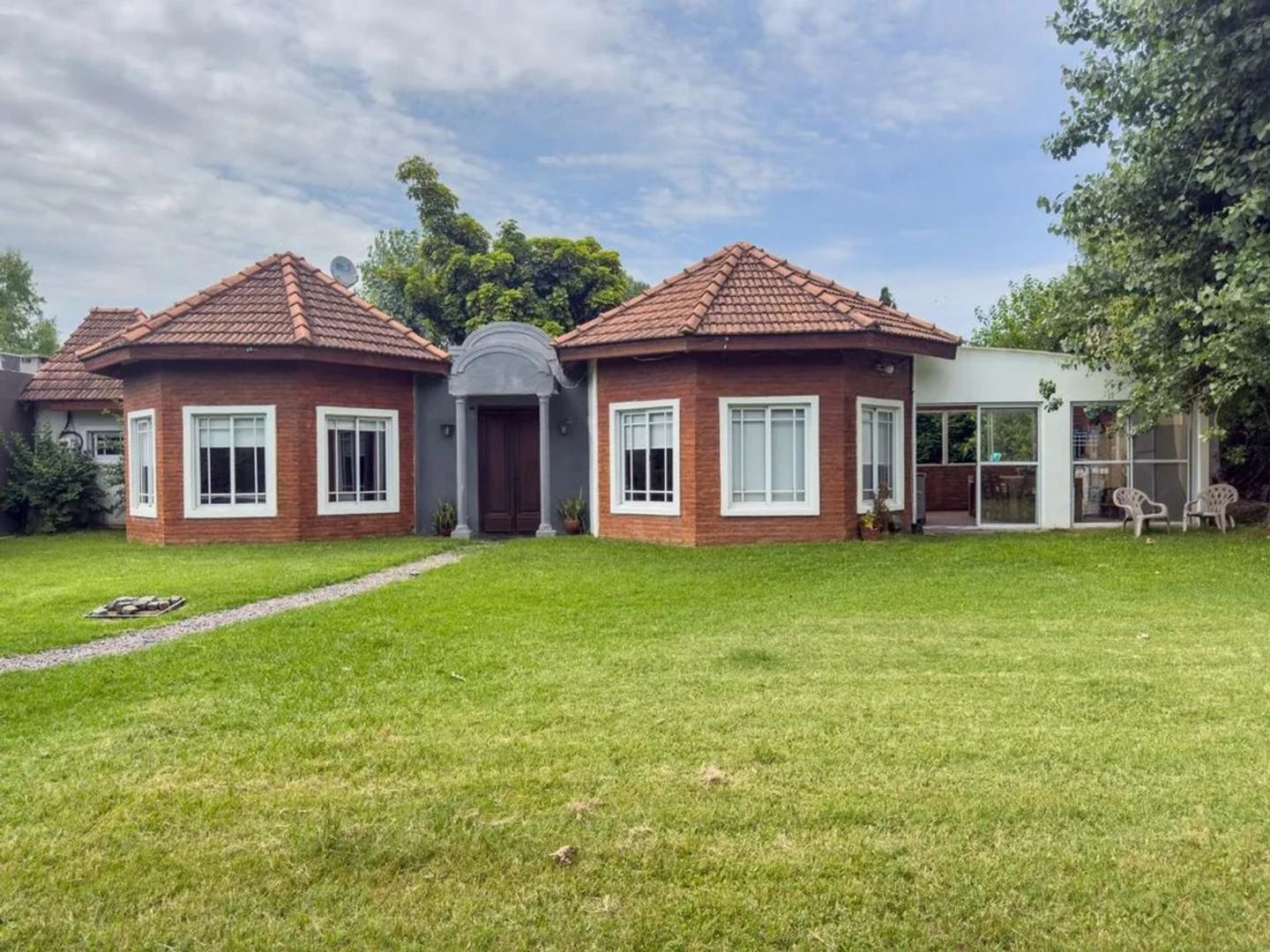 CASA EN VENTA 4 DORMITORIOS HUDSON COUNTRY EL CARMENCITO