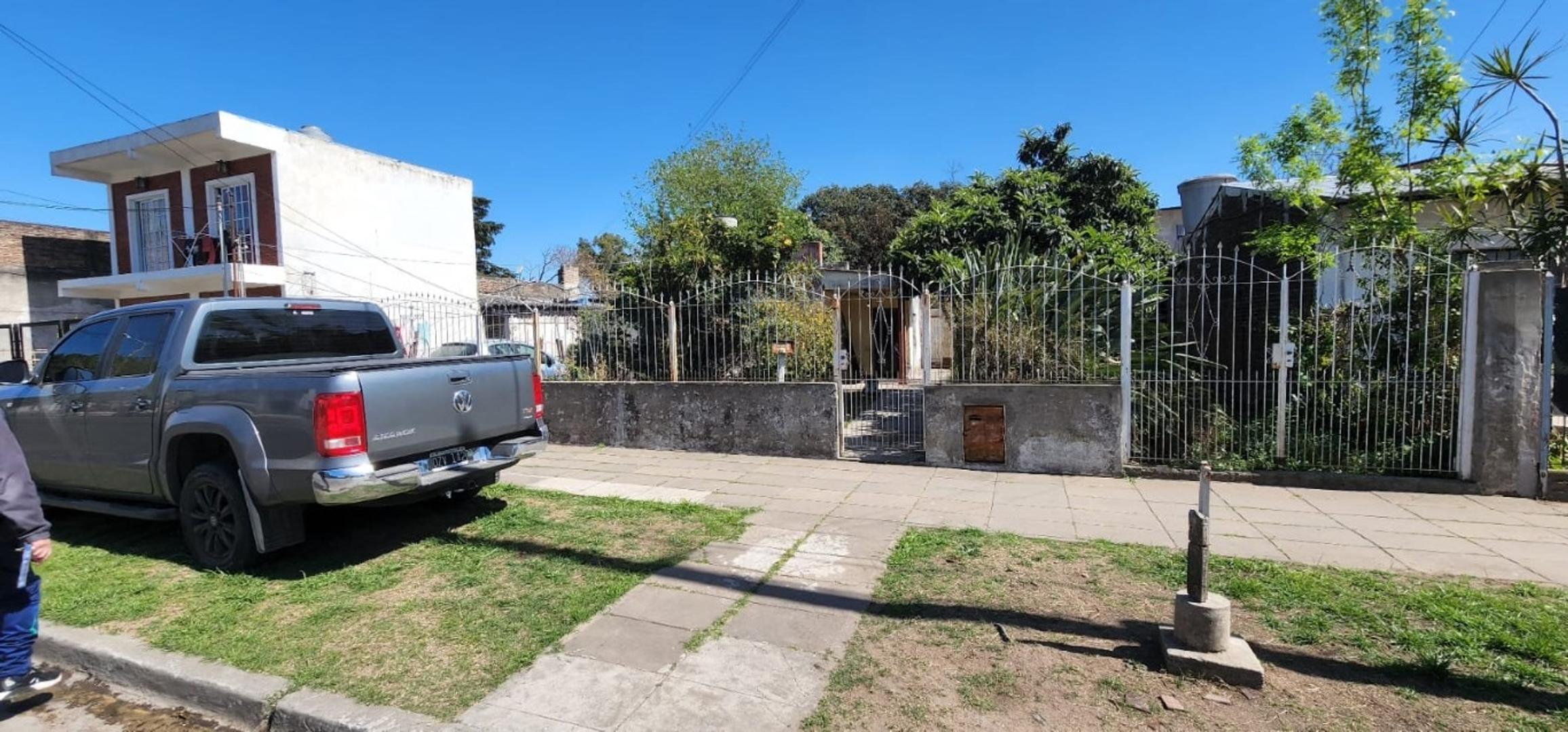 CASA A RECICLAR DE 3 AMBIENTES SOBRE LOTE DE 16.6X30