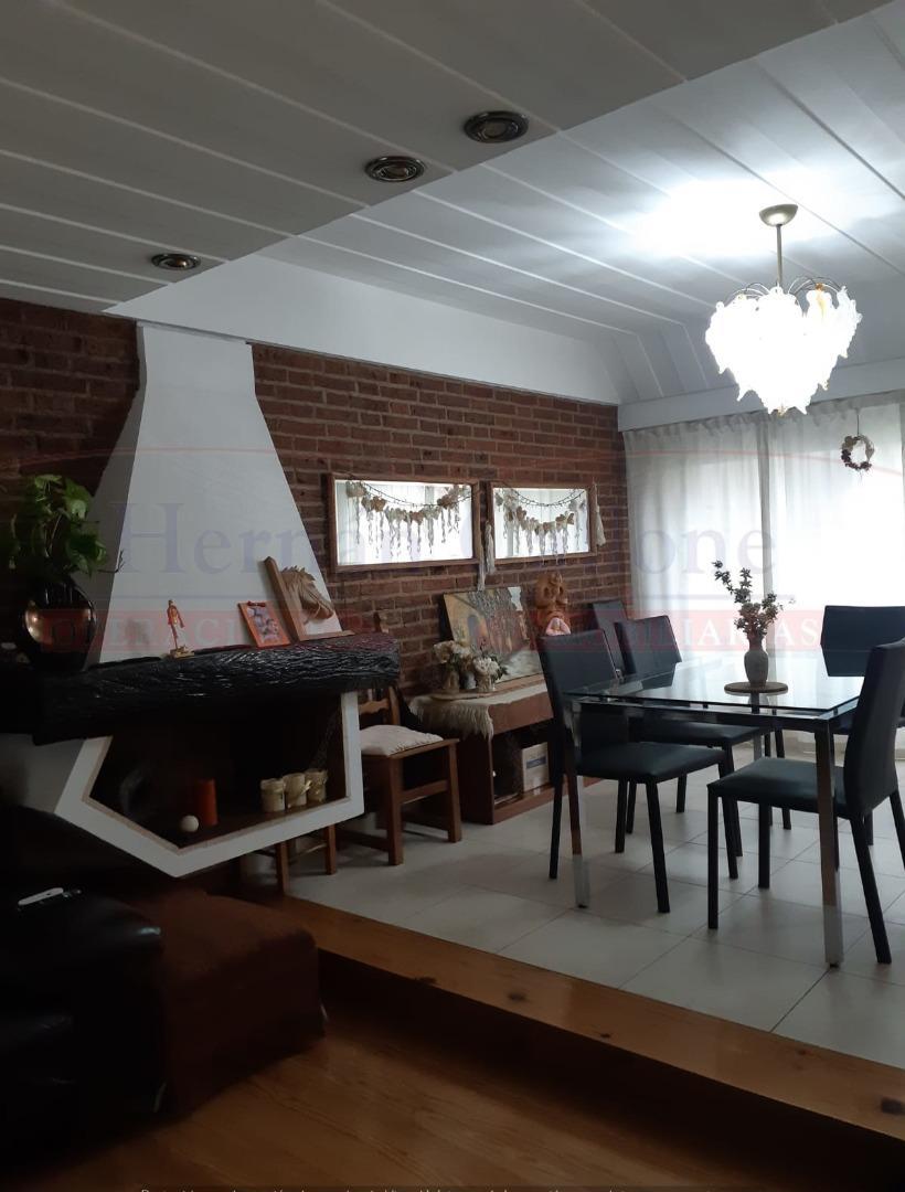 CASA 7 AMBIENTES EN EXCELENTE ESTADO EN LOMAS DEL MIRADOR