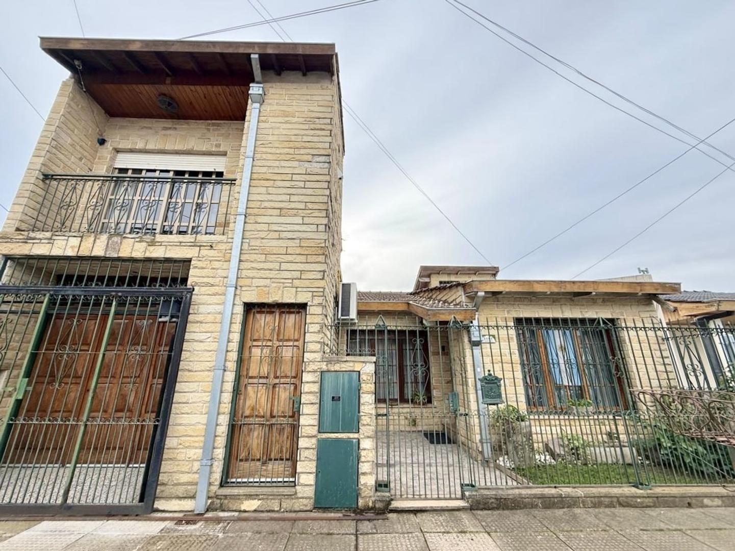 Chalet 3 ambientes en excelente estado.