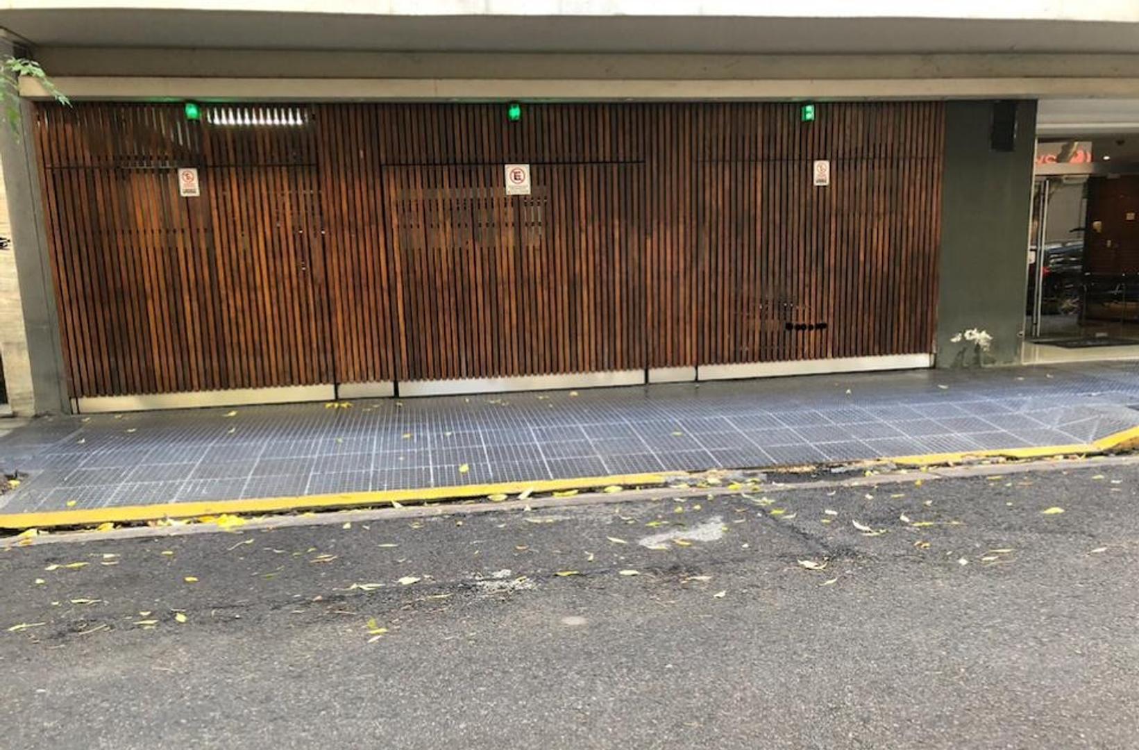 COCHERA EN BELGRANO.PLANTA BAJA .ENTRADA INDEPENDIENTE