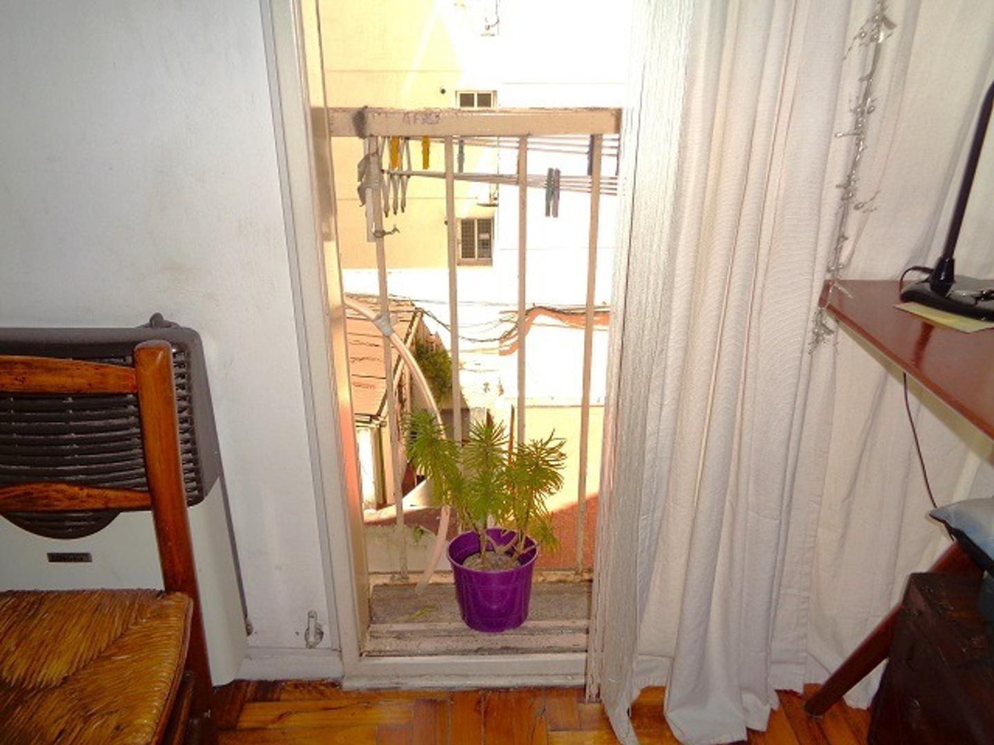 MONOAMBIENTE MUY LUMINOSO EXCELENTE ESTADO