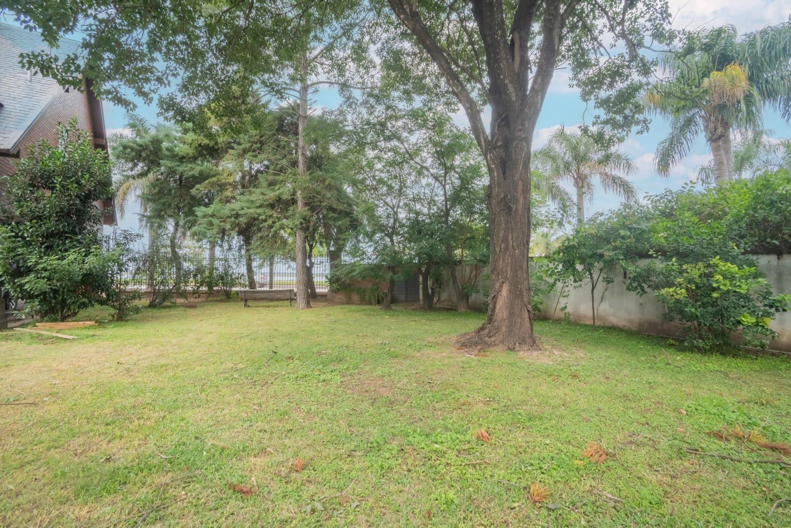 SEÑORIAL CASA EN COSTANERA SANTAFESINA, VISTA A  SETUBAL