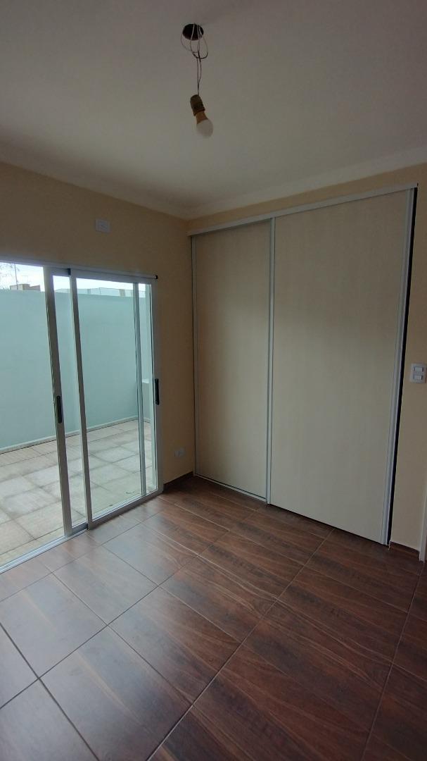 Depto Tipo Casa 4 ambientes con 2 baños