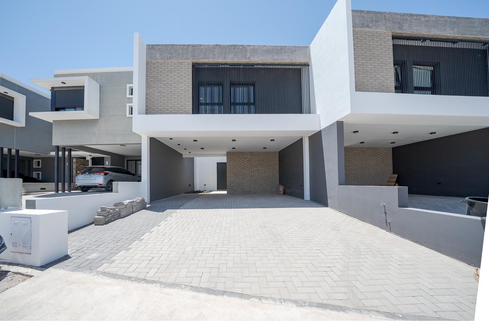 COSTAS de Manantiales - 4 DORM 1 en PB - 3 Baños