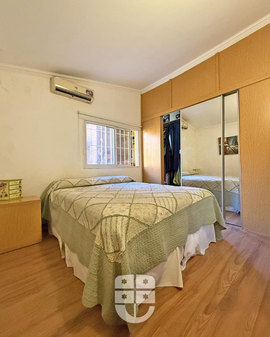 CASA DE PASILLO EN VENTA, EN ARROYITO! (NO ES PH)