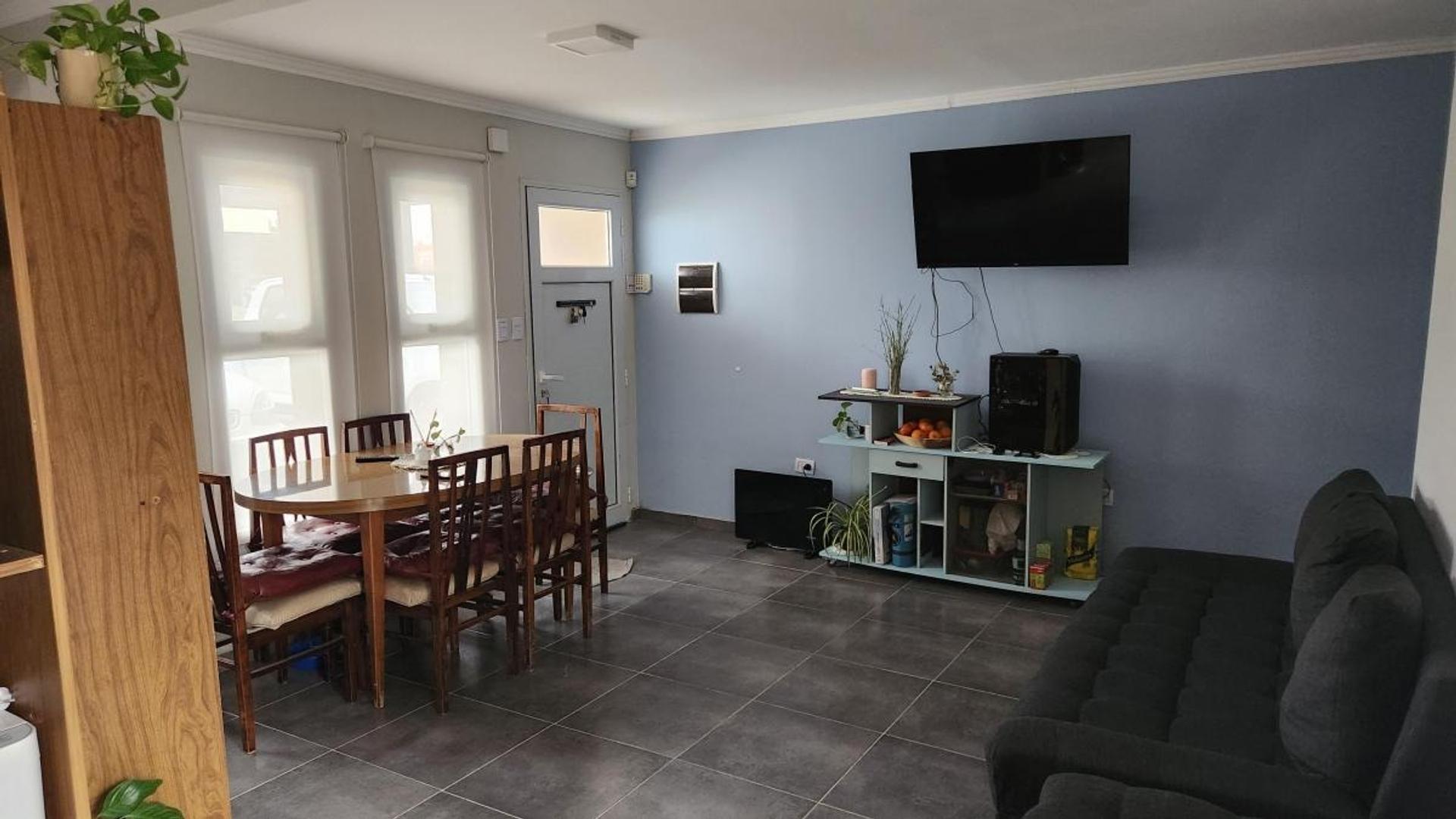 Casa 3 ambientes con 1 baño