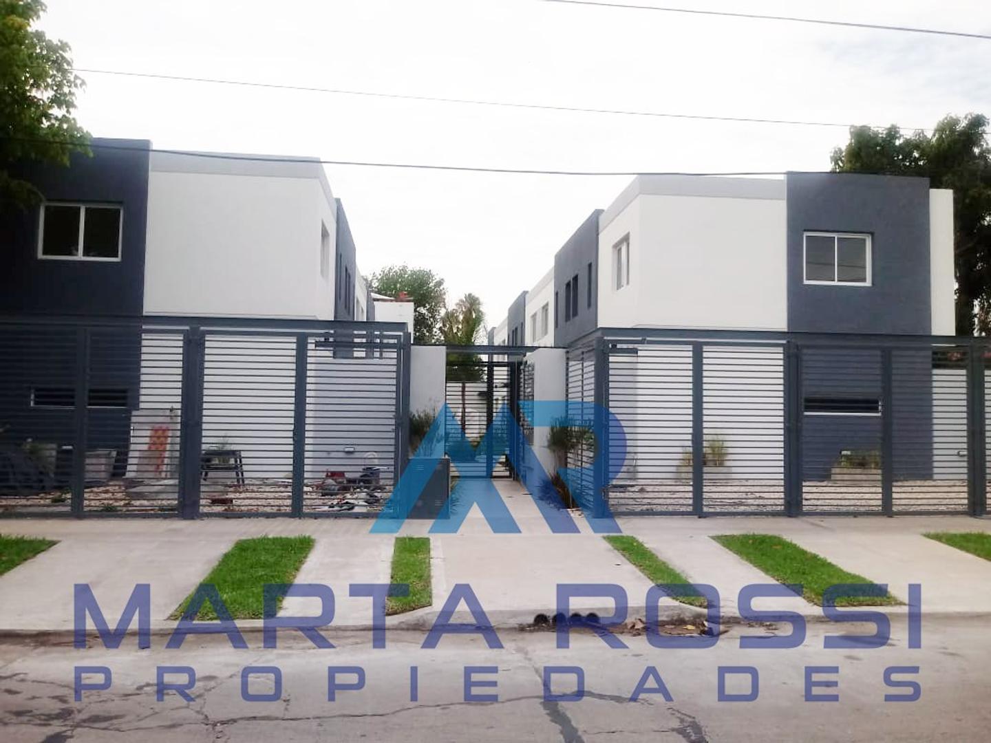 Casa 3 ambientes con 2 baños